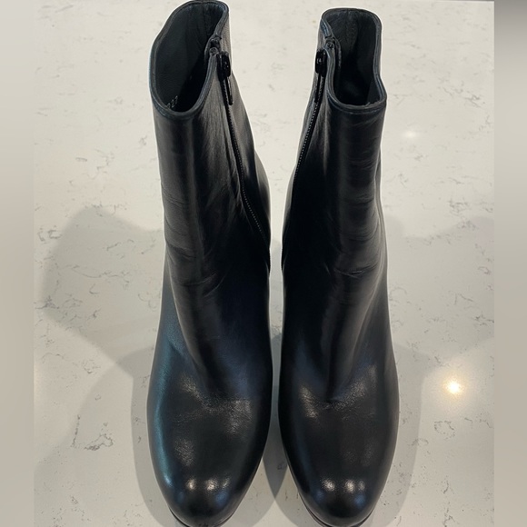 STUART WEITZMAN BOOTIE - Picture 3 of 4